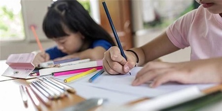 訓(xùn)練孩子注意力集中可以對孩子提出切實(shí)可行的任務(wù)